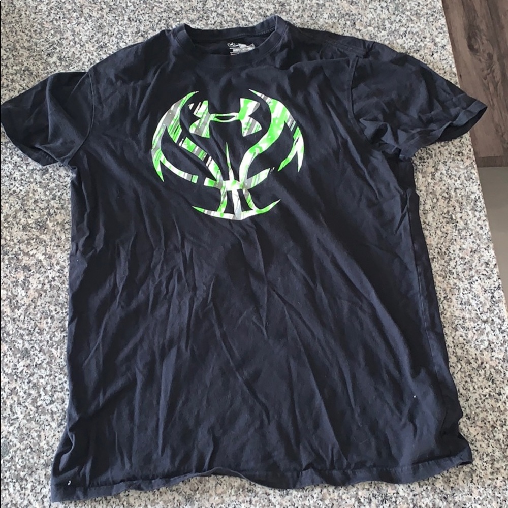 Black shirt
